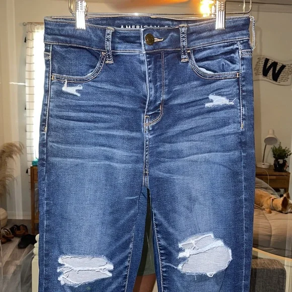 American Eagle Distressed Hi-Rise Jeggings - Picture 3 of 6